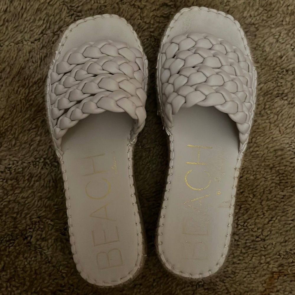 White slip on sandals. Women’s 9.